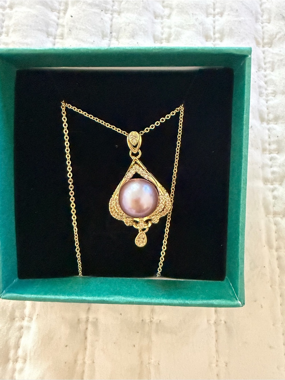 Gold Pearl Pendant Necklace - Pink Pearl Center